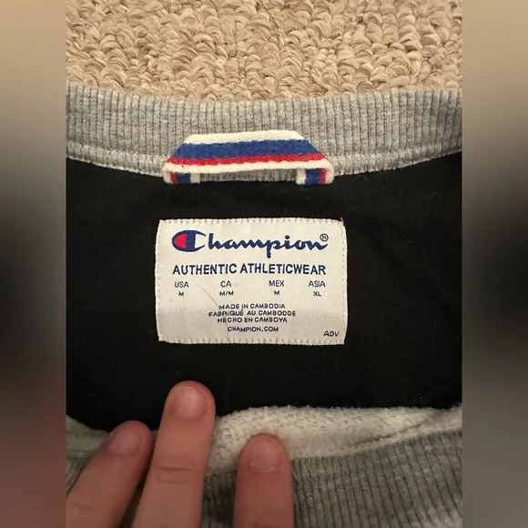 Champion sweatshirt - Picture 2 of 2